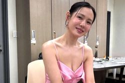 Son Ye Jin tung khoảnh khắc ngọt ngào bên quý tử đầu lòng