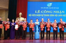 Trung ương Hội LHPN Việt Nam công nhận 15 hội viên danh dự