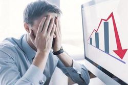 VN-Index có lúc mất 30 điểm đầu tuần