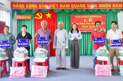 Bàn giao 10 căn nhà đại đoàn kết cho người dân xã Vĩnh Thạnh Trung