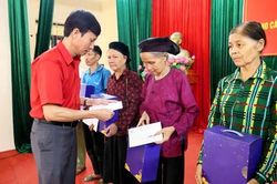 Quỹ 'Vì người nghèo': Tranh thủ nguồn lực, hỗ trợ kịp thời