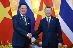 Thủ tướng Lê Minh Hưng và Thủ tướng Thái Lan Anutin Charnvirakul hội đàm