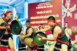 Đánh thức hồn di sản văn hóa người Co