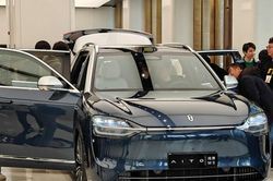 Công nghệ trên Wenjie M9: Tự động điều chỉnh chế độ lái theo số người và địa hình