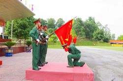 Trung đoàn 82 tổ chức Lễ tuyên thệ chiến sĩ mới năm 2026