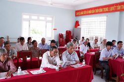 Xã Vạn Thắng: Tập huấn kỹ thuật trồng và chăm sóc cây dưa hấu cho hội viên nông dân