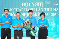 Ông Bùi Hoài Nam được bầu giữ chức Chủ tịch Liên đoàn Lao động tỉnh Khánh Hòa khóa I