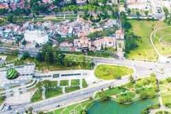 Triển khai đồng bộ việc sắp xếp tinh gọn thôn, tổ dân phố