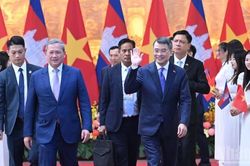 Thủ tướng Lê Minh Hưng hội đàm với Thủ tướng Vương quốc Campuchia Samdech Moha Borvor Thipadei Hun Manet