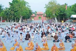 Dạy con trong hoang mang: Đi tìm 'Cuộc sống bình yên' giữa cơn bão số