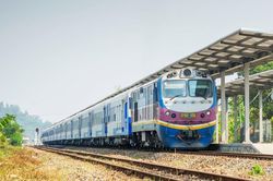 Hàng loạt tuyến tàu giảm giá vé kích cầu du lịch hè