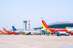 Diều sáo xuất hiện sát đường băng Cát Bi, 2 chuyến bay phải hạ cánh xuống Nội Bài