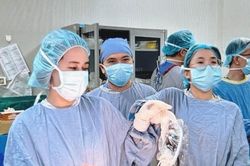 Phẫu thuật nội soi thành công cho người bệnh mắc cùng lúc 2 ung thư