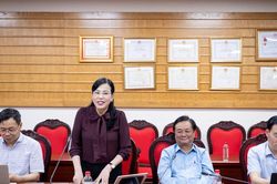 Chi bộ Thường trực Ủy ban Khoa học, Công nghệ và Môi trường sinh hoạt chuyên đề về ứng dụng công nghệ trong hoạt động công vụ