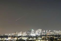 Tổng thống Trump: Các đợt tấn công mới giữa Israel và Iran không ảnh hưởng tới đàm phán hòa bình