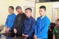 Hơn 28 năm tù cho nhóm đối tượng góp tiền mua 'hàng đá'
