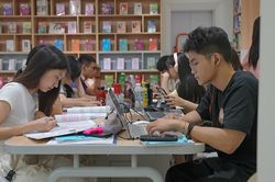 Thư viện mùa thi