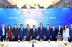 Hà Nội - Luang Prabang mở rộng không gian hợp tác trong kỷ nguyên số