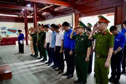 Khối thi đua số 10 dâng hương Khu di tích Quốc gia đặc biệt Địa điểm Chiến thắng Biên giới năm 1950