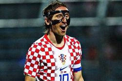 Croatia thắng nghẹt thở Slovenia, Modric và Pasalic cùng tỏa sáng
