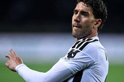 Dusan Vlahovic chia tay Juventus sau bốn năm đầy thăng trầm