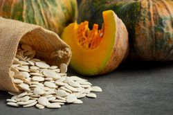 Bỏ tiền mua óc chó chưa chắc đã tốt bằng 4 thực phẩm này: Chợ Việt bán đầy, bổ não cực tốt