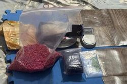 Quảng Trị: Bắt 3 đối tượng, thu hơn 7.000 viên ma túy hồng phiến và 2kg ma túy dạng đá
