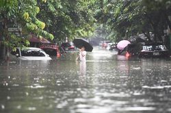 Mưa lớn tăng ở Bắc Bộ và mở rộng tới Thanh Hóa - Nghệ An, nguy cơ lũ quét
