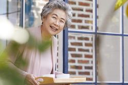 Người có phúc lớn khi về già thường sở hữu 5 dấu hiệu này: Chỉ cần có 1 điều cũng đáng mừng