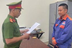 Sập cần bơm bê tông khiến công nhân tử vong, tài xế bị khởi tố