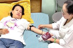 Nữ điều dưỡng hiến máu cứu sản phụ chửa ngoài tử cung vỡ