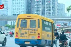 Hà Nội tăng cường xử lý xe đón, trả khách sai quy định