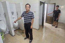 Ném hơn nửa kg vàng vào thùng đựng cây lau nhà ở cửa khẩu Bờ Y