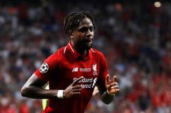'Gà son' một thời của Liverpool giải nghệ ở tuổi 31