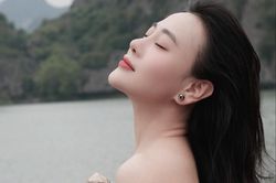 Phương Oanh gây chú ý