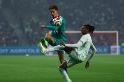 FIFA áp dụng luật mới, Olise lập tức bị ảnh hưởng