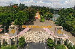 Toàn cảnh công viên Lê Thị Riêng có ít nhất 3 rãnh mộ, 900 hài cốt