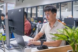 Hơn 100.000 giờ huấn luyện để AI hiểu người Việt