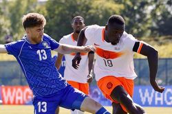 Hà Lan hạ gục Uzbekistan trước thềm World Cup