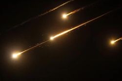 Israel và Iran không kích đáp trả lẫn nhau