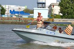 Cần Thơ: Tăng cường bảo đảm an to&agrave;n giao th&ocirc;ng đường thủy trong m&ugrave;a mưa