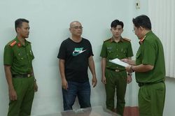 Bắt giam 7 đối tượng khiêng quan tài diễu phố mừng sinh nhật