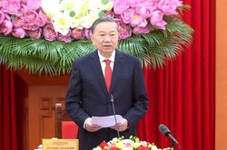 Tập trung nghiên cứu những vấn đề lý luận mới của thời đại và cấp bách của đất nước