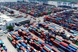 Thu ngân sách từ xuất nhập khẩu đạt 215.140 tỷ đồng sau 5 tháng