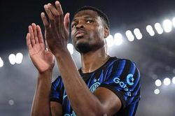 Real Madrid: Perez khẳng định quyền lực tuyệt đối