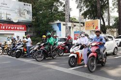 Dự báo thời tiết hôm nay, 9-6: TPHCM và Nam Bộ ngày nắng nóng, mưa dông cuối ngày