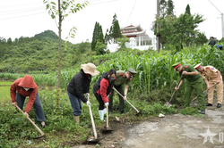 Tuổi trẻ Công an tỉnh Tuyên Quang ra quân tình nguyện hè