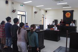 Người chơi, kẻ chứa cùng lãnh án