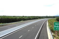 Đường về biển đã gần hơn