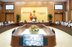 Ủy ban Thường vụ Quốc hội xem xét nhiều nội dung về lập pháp, giám sát